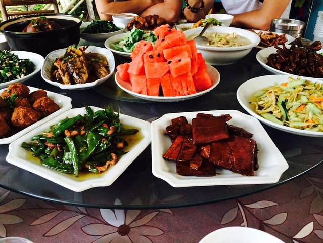 彩虹谷小溪边农家