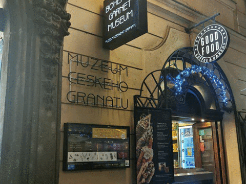Muzeum ceskeho granatu旅游景点图片