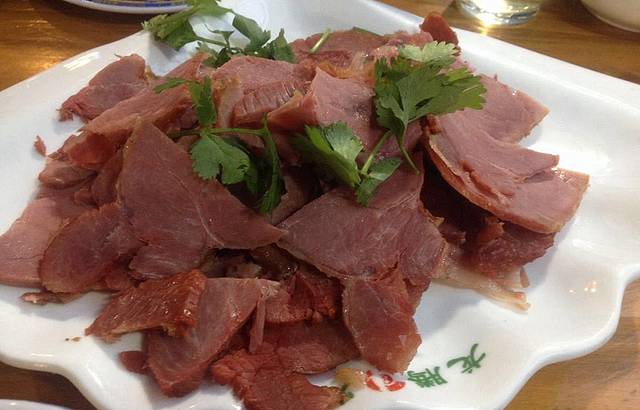 重庆人家川菜馆牦牛肉汤锅-万州烤鱼(九寨沟店)