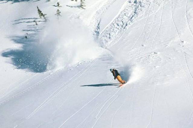 秦岭四季滑雪场