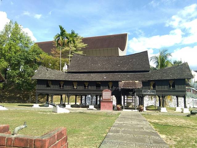 The Smokehouse Hotel & Restaurant