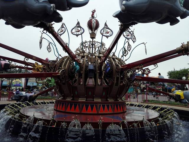 小飞象旋转世界