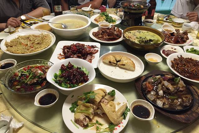 良鹰美食林(高平路店)