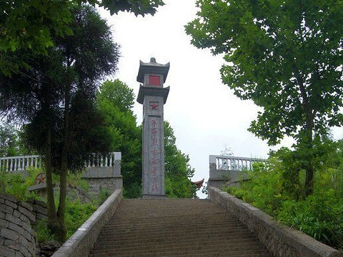 晴隆县烈士陵园旅游景点图片