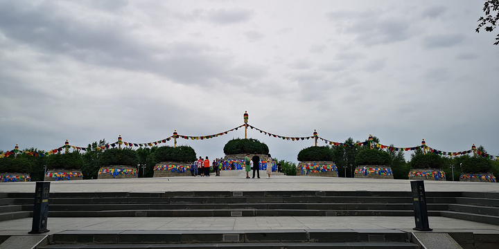 额尔敦敖包公园旅游景点图片
