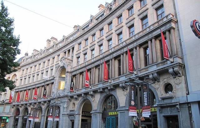 Stadsfeestzaal购物中心