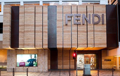 FENDI广东道旗舰店
