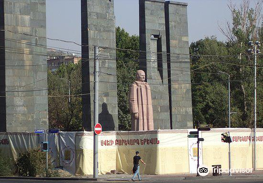 Alexander Myasnikyan Statue旅游景点图片