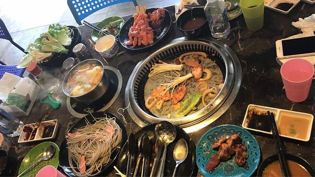 无饿不坐海鲜自助烤肉火锅餐厅(塘下镇亿嘉国际广场店)