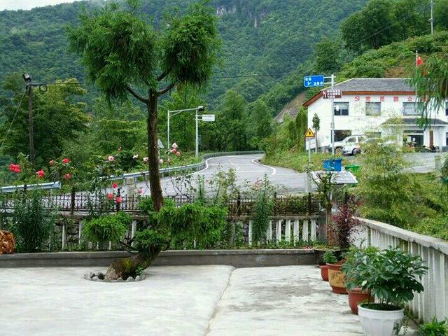 神农架土家山庄