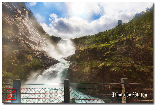 Kjosfossen 肖斯瀑布旅游景点图片