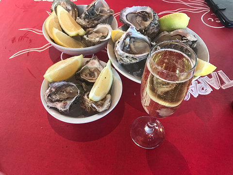 Tapas and Oysters旅游景点图片