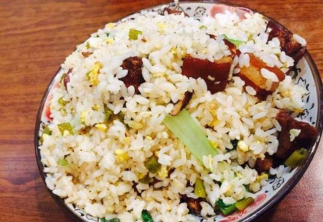 老头爱马仕酸豇豆炒饭(丰富路店)