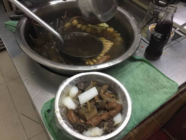 靓姨牛杂(东城小学)