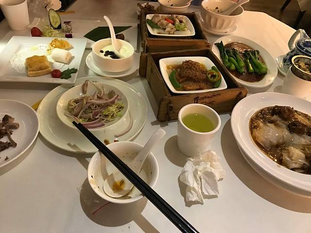 半岛名轩酒家(市长大厦店)