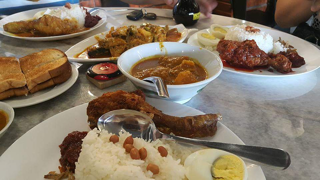 Kampong Delights Food & Beverages旅游景点图片