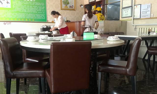 半分利家常菜(晓月苑店)