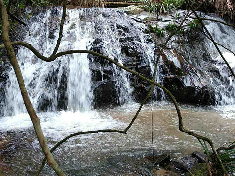 神农谷溪水瀑布旅游景点图片