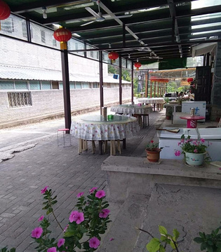 丽华民俗餐厅(沿河景观路店)