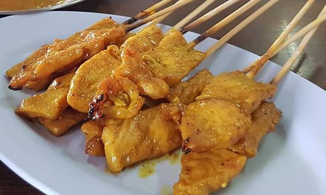 MeeTonPoe Phuket Town