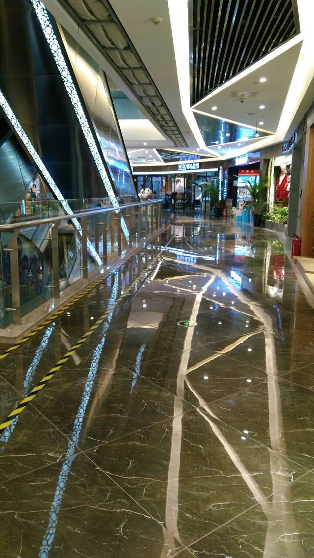 王府井百货(熙地港店)