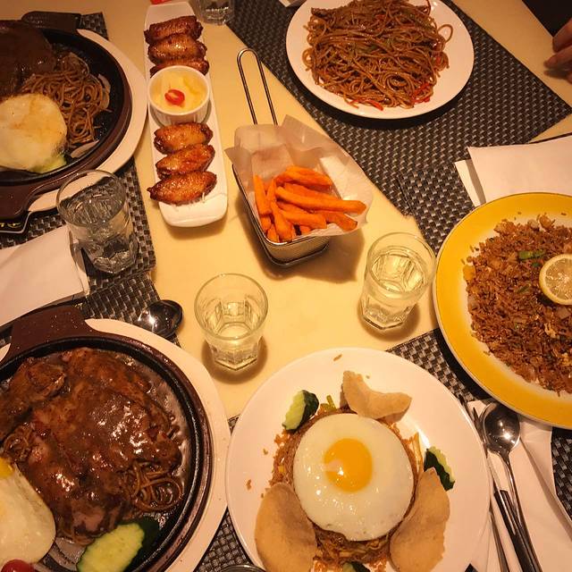 半秋山西餐厅(孝感保丽店)