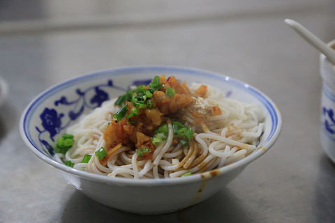 高师傅特色米粉汤包