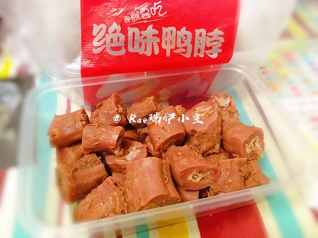 绝味鸭脖(通河新村地铁站店)