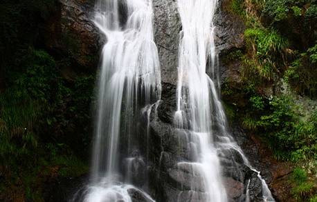 梅雨瀑