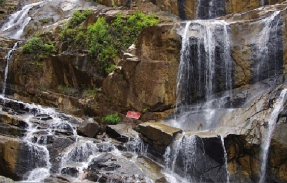 Sungai Pandan Waterfall旅游景点图片