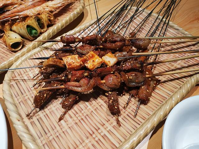 金碧辉煌海鲜烧烤啤酒厂(大连旗舰店)