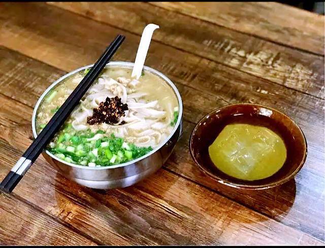 普洱老字号景洪老仓普洱醋米线(曼景兰店)