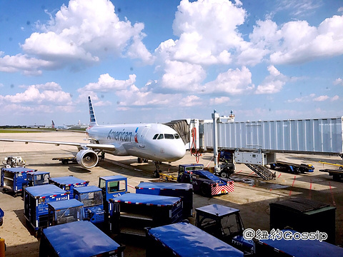 拉瓜迪亚机场la guardia airport