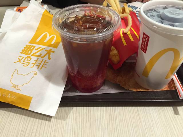 麦当劳(张家口胜利路得来速店)