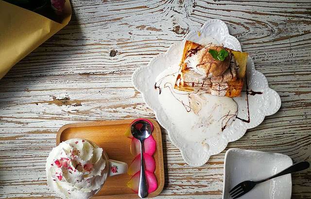 初见鲜花咖啡(酒吧街店)