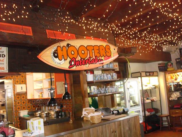 Hooters
