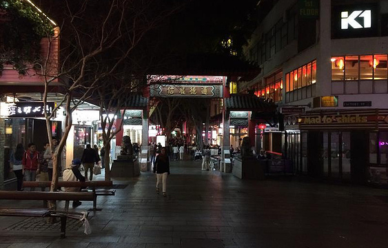 周五唐人街夜市旅游景点图片