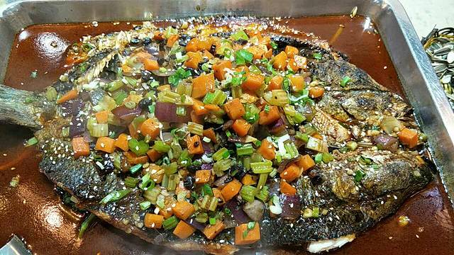 鸣记脆皮烤鱼(黑石礁店)