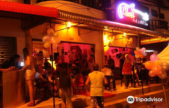 Elvis Rock & Roll Bar Kamala旅游景点图片