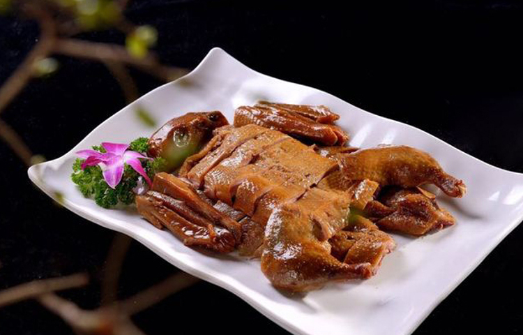 湖北三五醇酒店(新华路店)