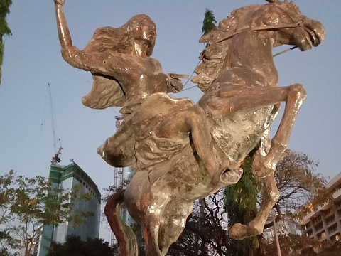 尼诺阿基诺雕像旅游景点图片