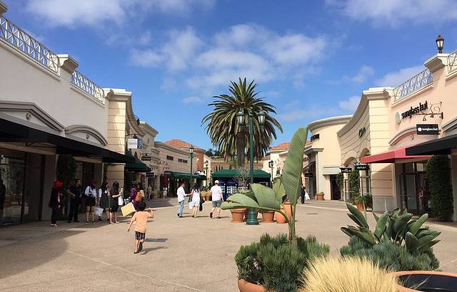 卡尔斯巴德名牌折扣购物中心