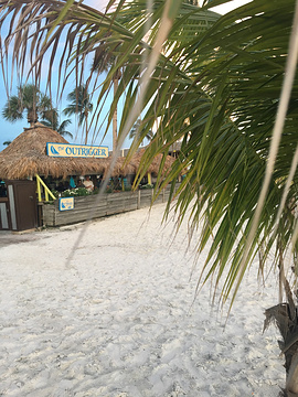 Outrigger Tiki Bar and Deckside Cafe