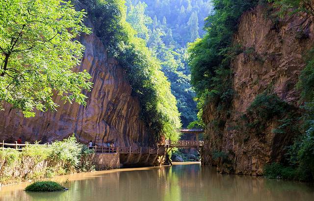 成县金莲洞风景区