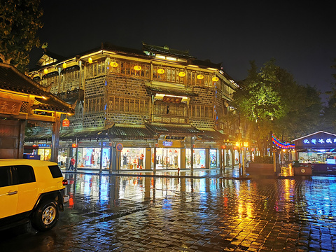 都江堰市步行街旅游景点图片