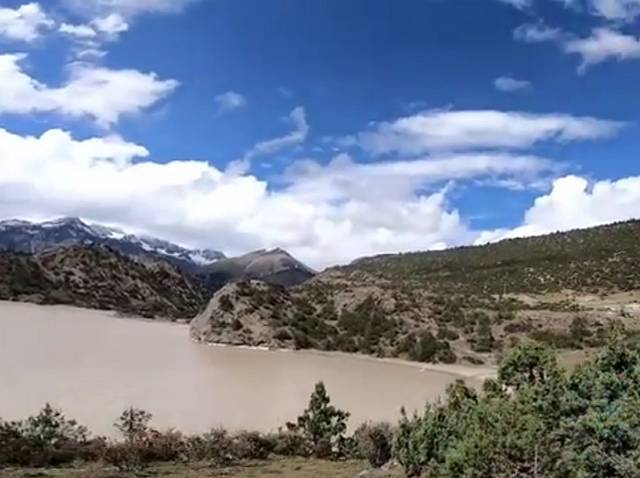 莽措湖自然风景区