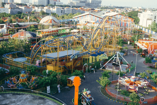 Suroboyo Carnival Park旅游景点图片
