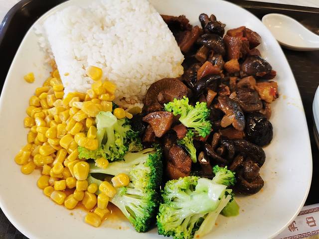 景区诺日朗餐厅