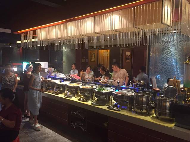 贵族皇仕牛排自助餐厅(冠后路店)