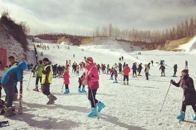 龙泉国际滑雪场